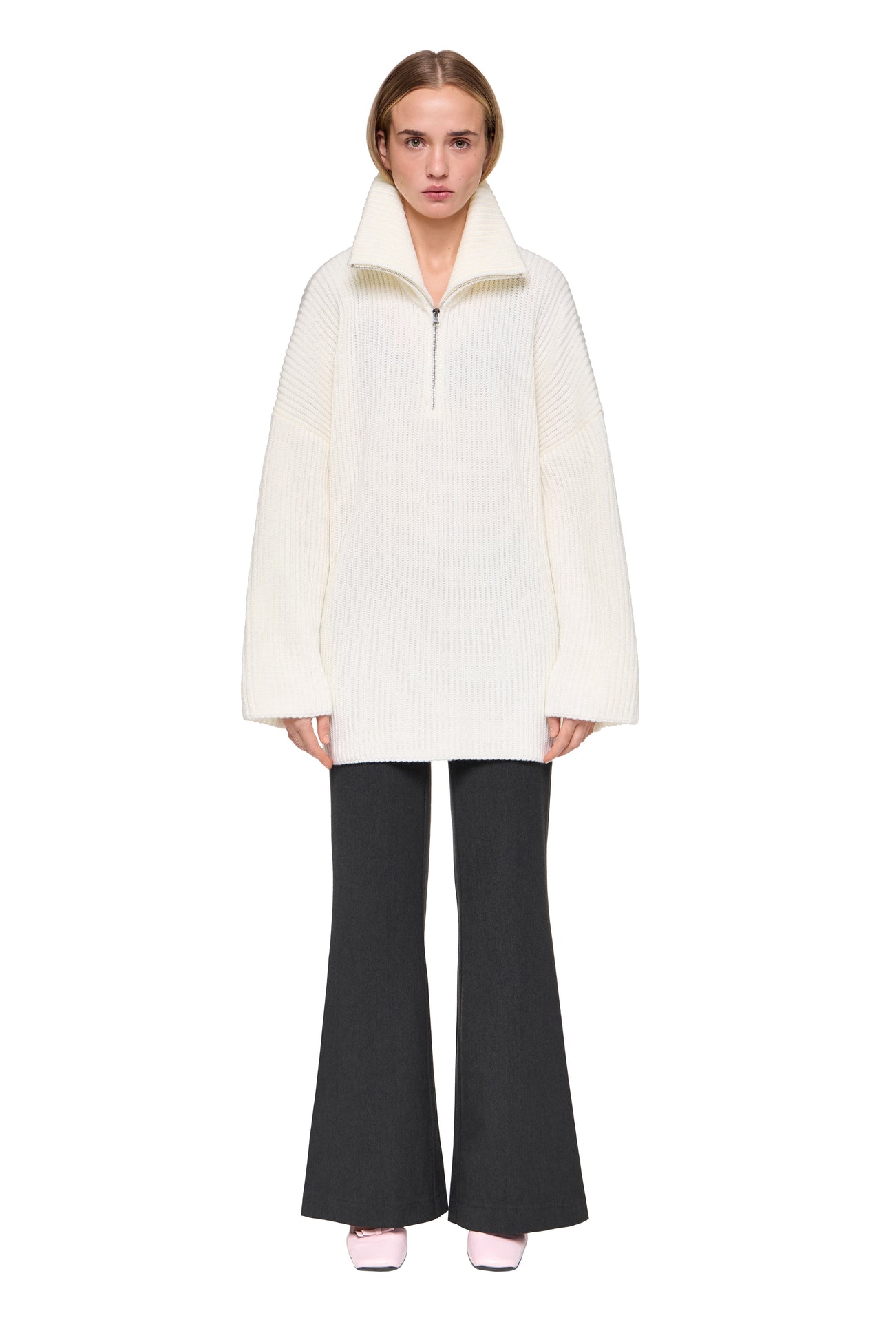 MILKY WHITE ZIP SWEATER